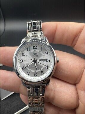 OLEVS Womens Quartz Watch Day Date Silver Tone Stainless Steel Bracelet Box